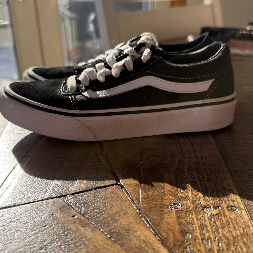 Vans Old Skool Black White Stripe Lace Up, youth sz. 3 - Picture 3 of 9